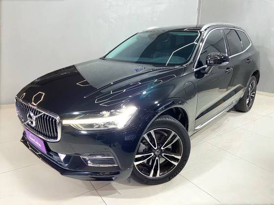 VOLVO XC60 2.0 T8 HYBRID MOMENTUM AWD GEARTRONIC